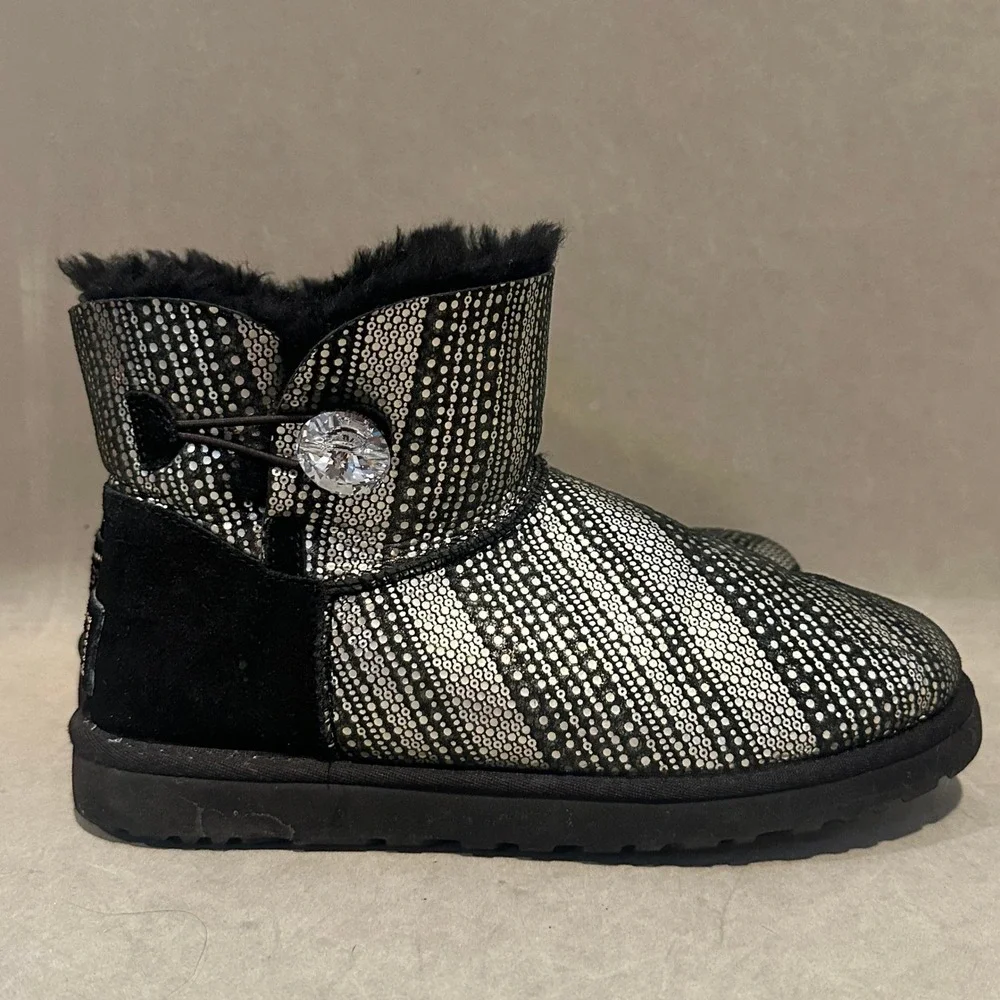 UGG Mini Bailey Button Constellation Black Silver Swarovski Crystal ‎ 1003381